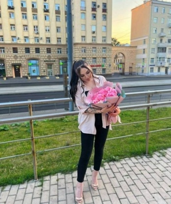 Я нежная и страстная, с высоким уровнем сервиса. Мое тело создано для наслаждения - стройная фигура, аппетитные груди и упругая попка. Обладаю широким арсеналом услуг, от классики до экстремального фетиша. Я готова подарить тебе незабываемые моменты радости и удовольствия. За моими плечами множество положительных отзывов – мои клиенты не могут нарадоваться жарким встречам со мной. Сделаю все возможное, чтобы ты остался доволен и вернулся ко мне снова и снова. Строго конфиденциально и безопасно. Жду тебя в Москве, мой сладкий. 🌹💋🔥 📸 Фото настоящие, 100% Москва, Москвы, в Москве. Полина